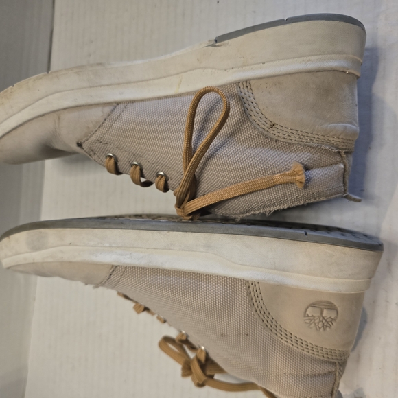 Timberland Tan Sneakers with Nautical-Inspired Design